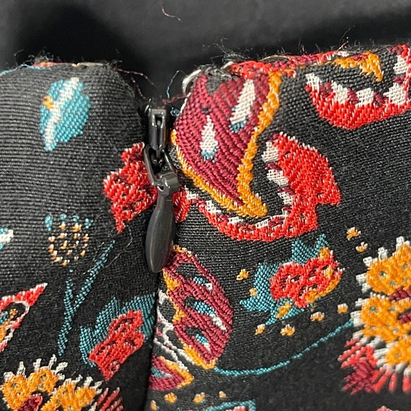 LOFT Boho Floral Tapestry Print Mini Skirt Size 16T - Picture 5 of 8